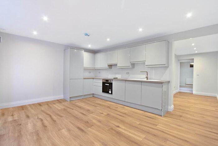 2 Bedroom Flat For Sale In Wilson Road, London, SE5