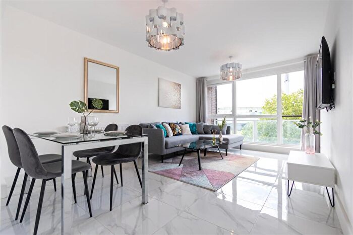 3 Bedroom Apartment To Rent In Lords View, St John's Wood Road, St John's Wood, NW8