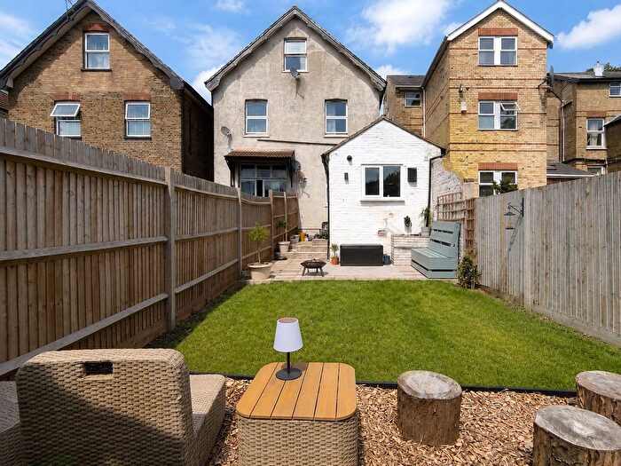 1 Bedroom Flat For Sale In Birdhurst Rise, South Croydon, CR2