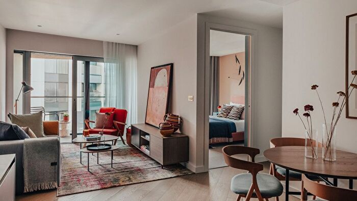 1 Bedroom Flat For Sale In Peninsula Riverfront, Greenwich, SE10