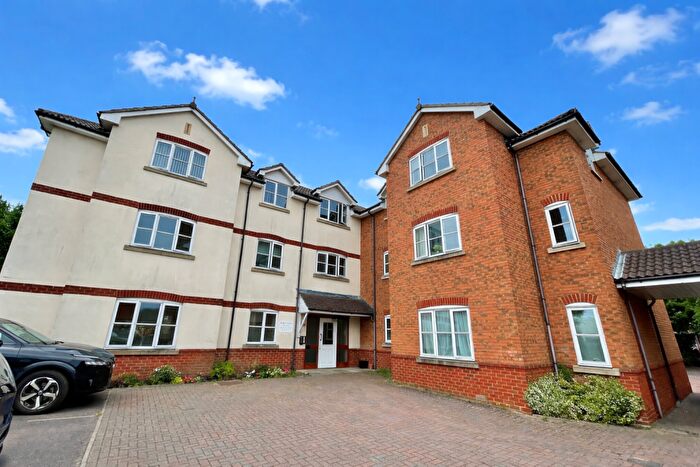 2 Bedroom Apartment To Rent In Douglas Gardens, Parkstone, BH12