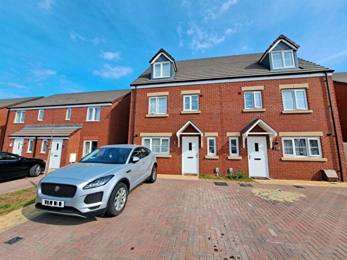 4 Bedroom Semi-Detached House For Sale In Derbyshire Drive, Northampton, NN2