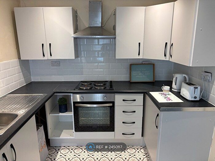 3 Bedroom Flat To Rent In Batley Street, Liverpool, L13