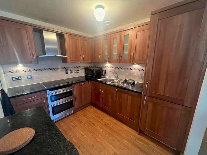 2 Bedroom Flat To Rent In Lloyd George Avenue, Cardiff, CF10