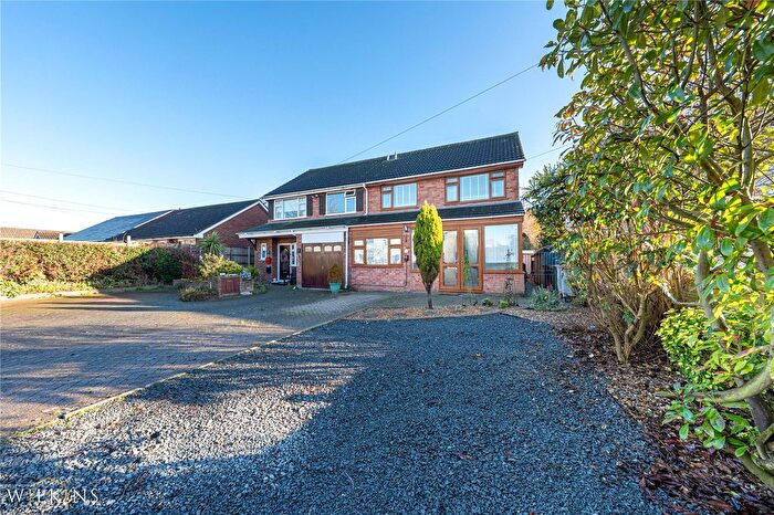 3 Bedroom Semi-Detached House For Sale In Wood Street, Wood End, Atherstone, Warwickshire, CV9