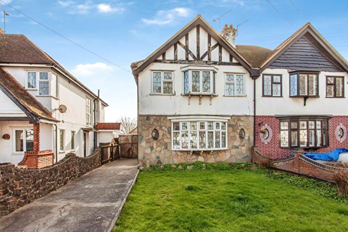 3 Bedroom Semi Detached House For Sale In Lifstan Way, Southend-on-Sea, Essex, SS1