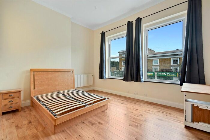Studio To Rent In Goldhawk Road, Shepherds Bush, London, W12