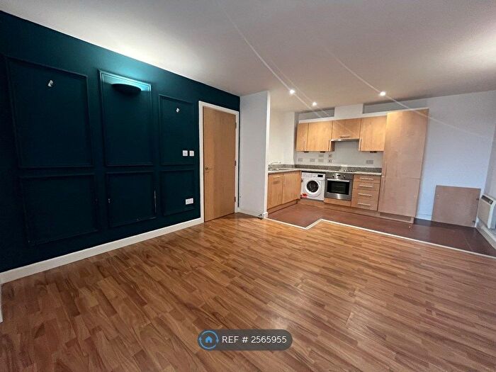 2 Bedroom Flat To Rent In Queens Road, Nottingham, NG2