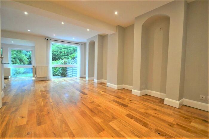3 Bedroom House To Rent In Denman Drive South, London, NW11