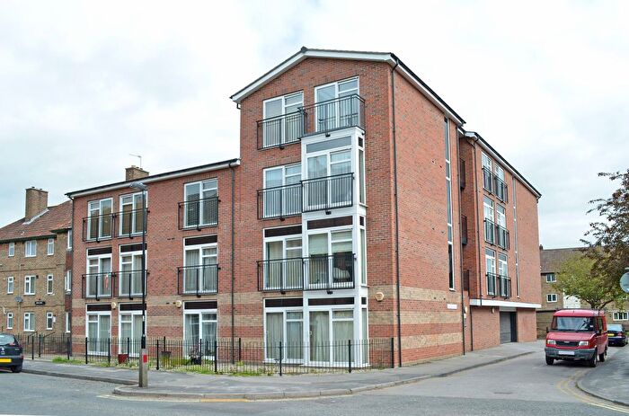 1 Bedroom Flat To Rent In Leyburn House, Townend Street, York, YO31