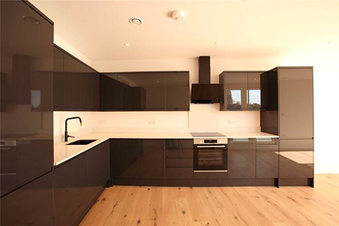 2 Bedroom Flat To Rent In Churchfield Road, Weybridge, Surrey, KT13