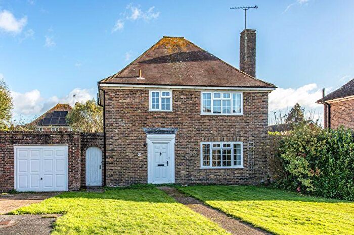 3 Bedroom Detached House For Sale In Cherrington Close, Hurstpierpoint, BN6