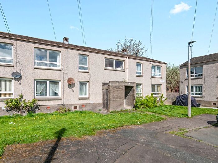 2 Bedroom Flat To Rent In Oxgangs Park, Edinburgh, EH13