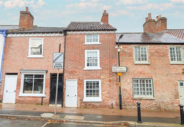 2 Bedroom Cottage For Sale In Allhallowgate, Ripon, HG4