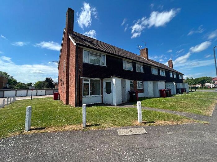2 Bedroom Flat To Rent In Wylands Road, Langley, Slough, SL3