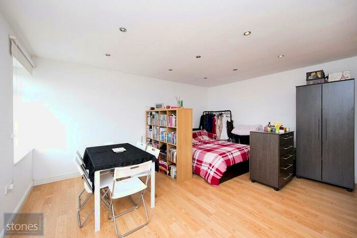 Apartment To Rent In Islip Street, Kentish Town, London, NW5
