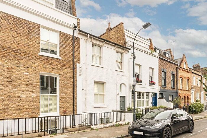 2 Bedroom Flat To Rent In Masbro Road, Brook Green, W14