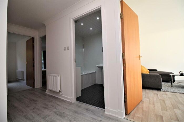 2 Bedroom Apartment To Rent In Blanefield Gardens, Glasgow, G13