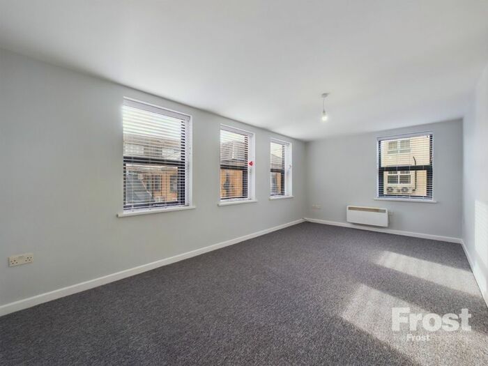 1 Bedroom Flat To Rent In Station Road, Ashford, Surrey, TW15