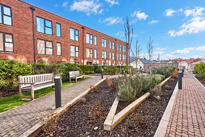 1 Bedroom Apartment To Rent In Hedley Road, St. Albans, Hertfordshire, AL1