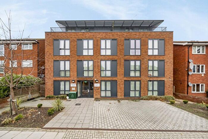 Studio To Rent In Kenton Road, Kenton, HA3
