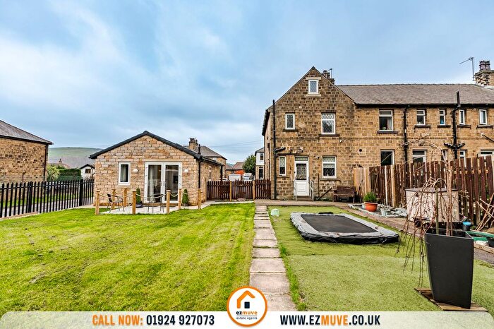 4 Bedroom Detached Bungalow For Sale In Deighton Road Amp; Wig Wam Cottage, Deighton Road, Huddersfield, HD2