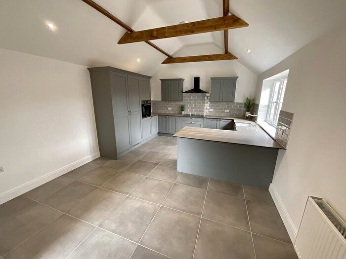 2 Bedroom Cottage To Rent In Middlefield Lane, Glentham, LN8