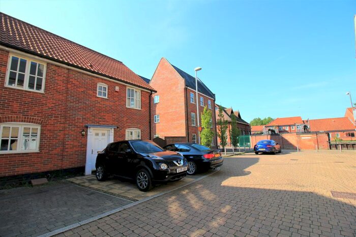 3 Bedroom Semi-Detached House To Rent In New Mills Yard, Norwich, NR3