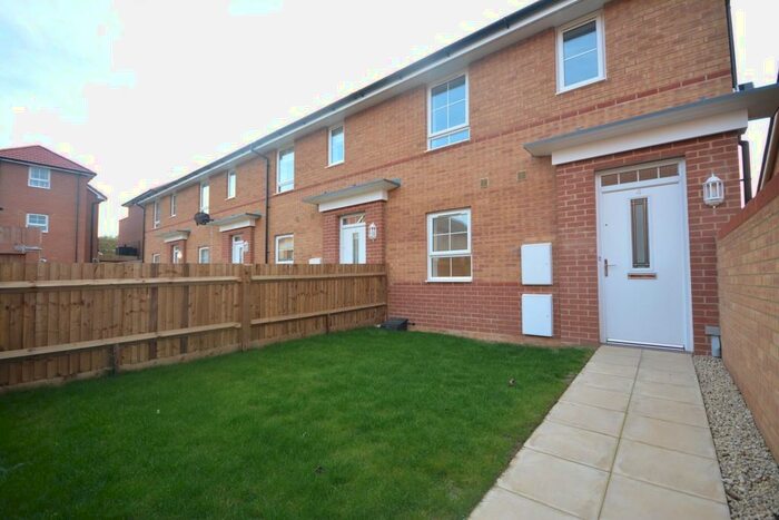2 Bedroom End Of Terrace House To Rent In Hawthorn Meadows, Whippingham, PO32