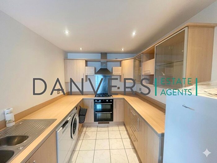 2 Bedroom Flat To Rent In Watkin Road, Leicester, LE2