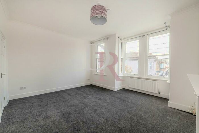 2 Bedroom Flat To Rent In Granleigh Road, London, E11