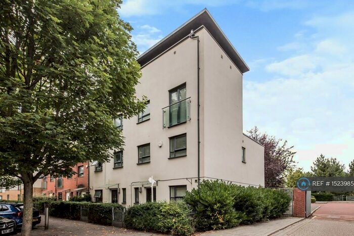 4 Bedroom Terraced House To Rent In Broughton Lane, Salford, M7