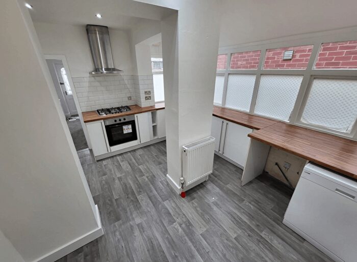 3 Bedroom Bungalow To Rent In Newberry Road, Erith, DA8