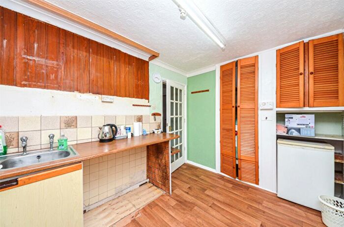 2 Bedroom Bungalow For Sale In Maes Y Glyn, Llanfairfechan, Conwy, LL33