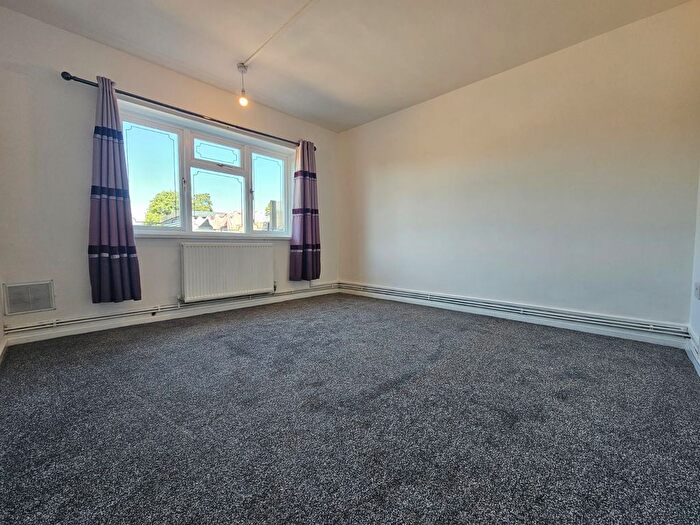 2 Bedroom Property To Rent In Poplar Avenue, Bentley, Walsall, WS2