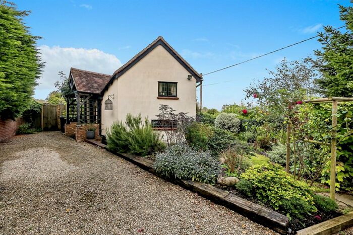 4 Bedroom Property For Sale In Great Missenden, Kings Ash, Great Missenden, HP16