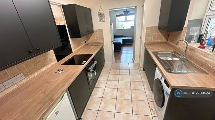 5 Bedroom Terraced House To Rent In Thackeray Road, Southampton, SO17