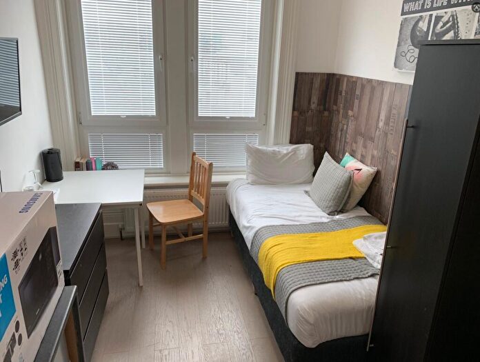Studio To Rent In Cleveley Close, Charlton, Woolwich, SE7