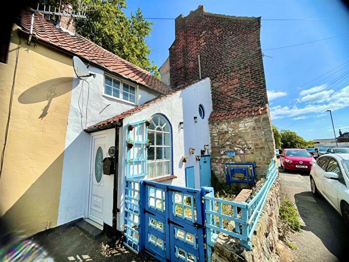 3 Bedroom Terraced House For Sale In Cambridge Place, Scarborough, YO12