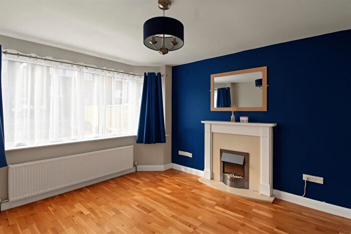 4 Bedroom House To Rent In Bankfield Drive, Bramcote, Nottingham, NG9