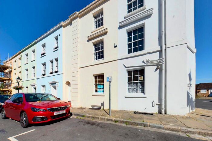 2 Bedroom Terraced House To Rent In The Bayle, Folkestone, CT20