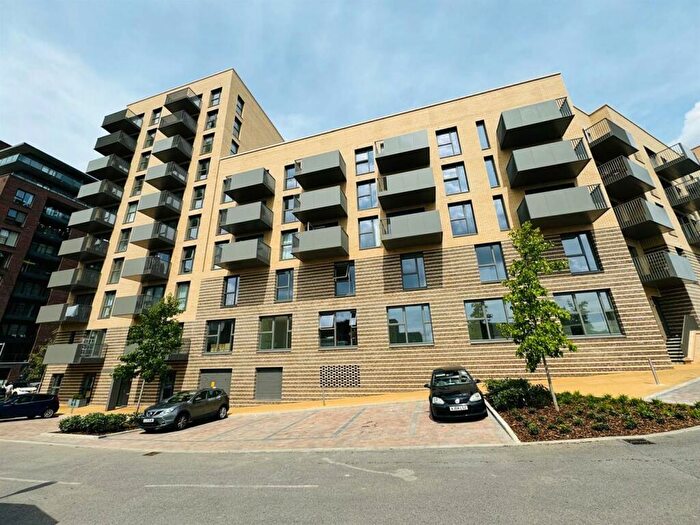 2 Bedroom Apartment To Rent In Shearwater Drive, Hendon Waterside, West Hendon, NW9