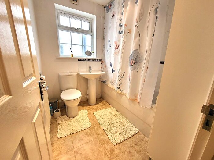 4 Bedroom Semi-Detached House To Rent In Portland Road, Ashford, Surrey, TW15
