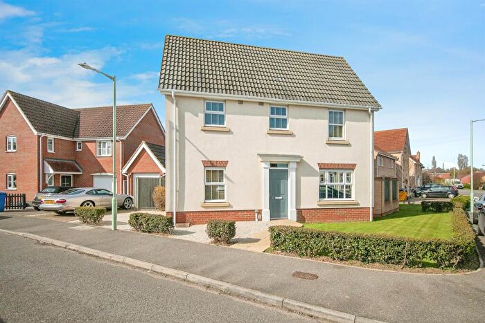 3 Bedroom Detached House For Sale In Spicer Way, Great Cornard, Sudbury, CO10