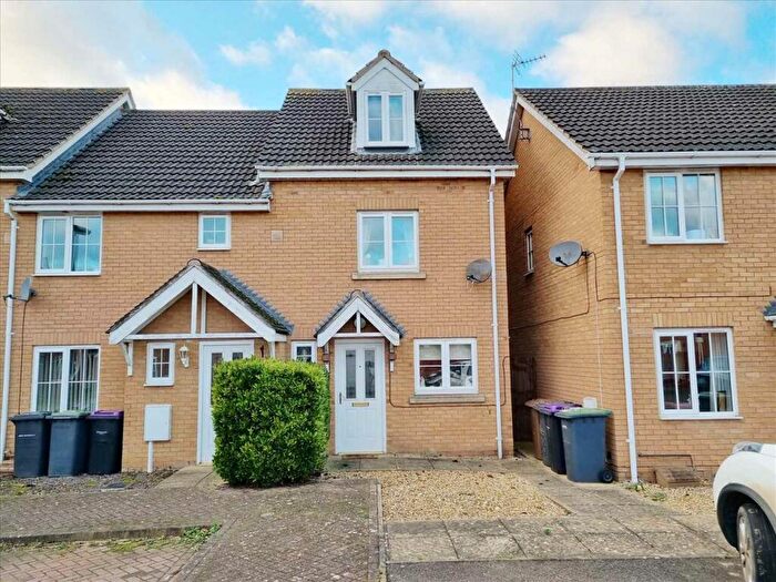 3 Bedroom End Of Terrace House For Sale In Wheat Grove, Sleaford, NG34