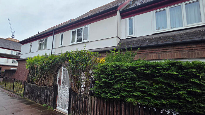 3 Bedroom Terraced House To Rent In Gillison Walk, Southwark, London, SE16