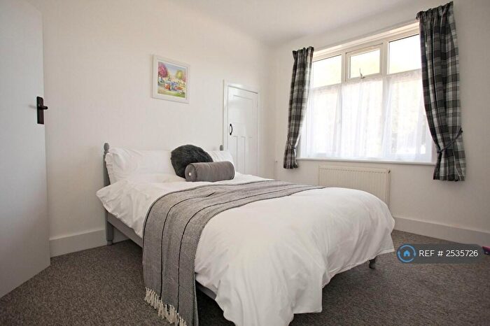 3 Bedroom Flat To Rent In Princes Court, Bournemouth, BH1