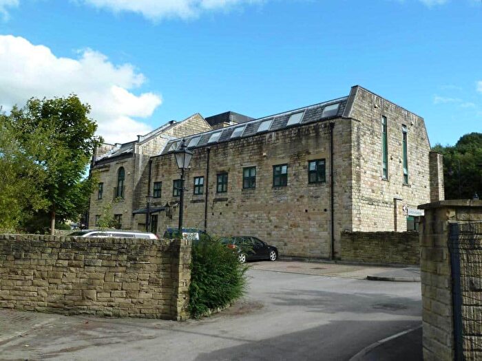 2 Bedroom Apartment To Rent In Buckley Mill, Uppermill, OL3