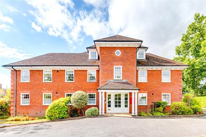 2 Bedroom Apartment For Sale In Asquith House, Guessens Road, Welwyn Garden City, Hertfordshire, AL8