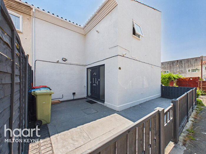 4 Bedroom End Of Terrace House For Sale In Smithergill Court, Heelands, Milton Keynes, MK13